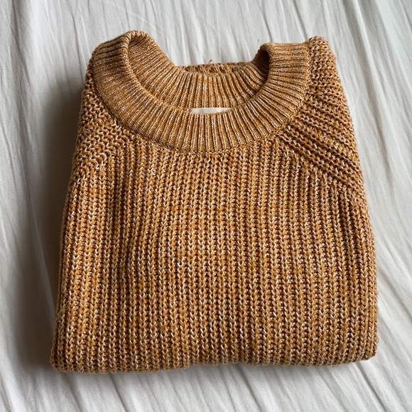 Universal Thread Sweater - Picture 3 of 4
